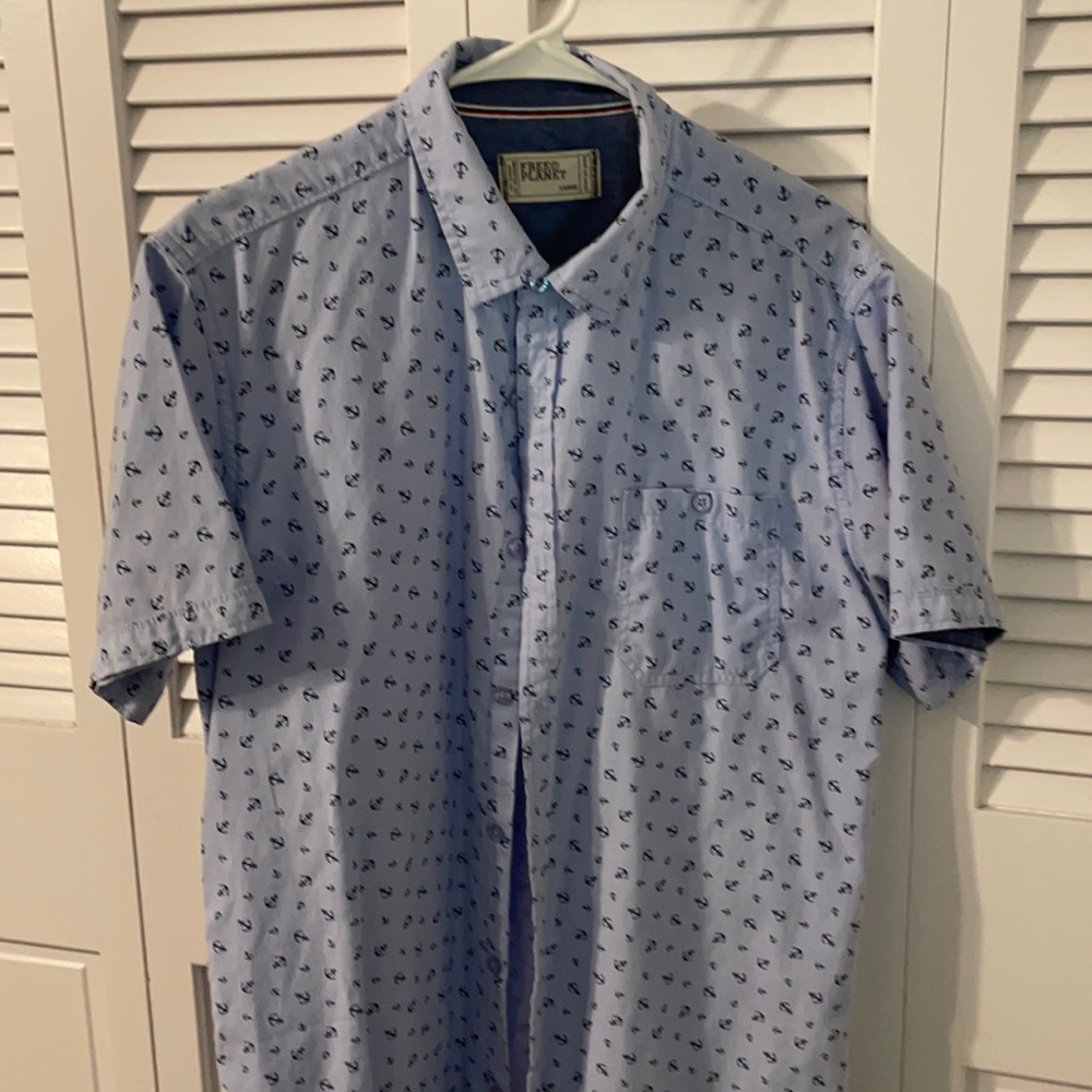 Casual shirt sleeve button down shirt